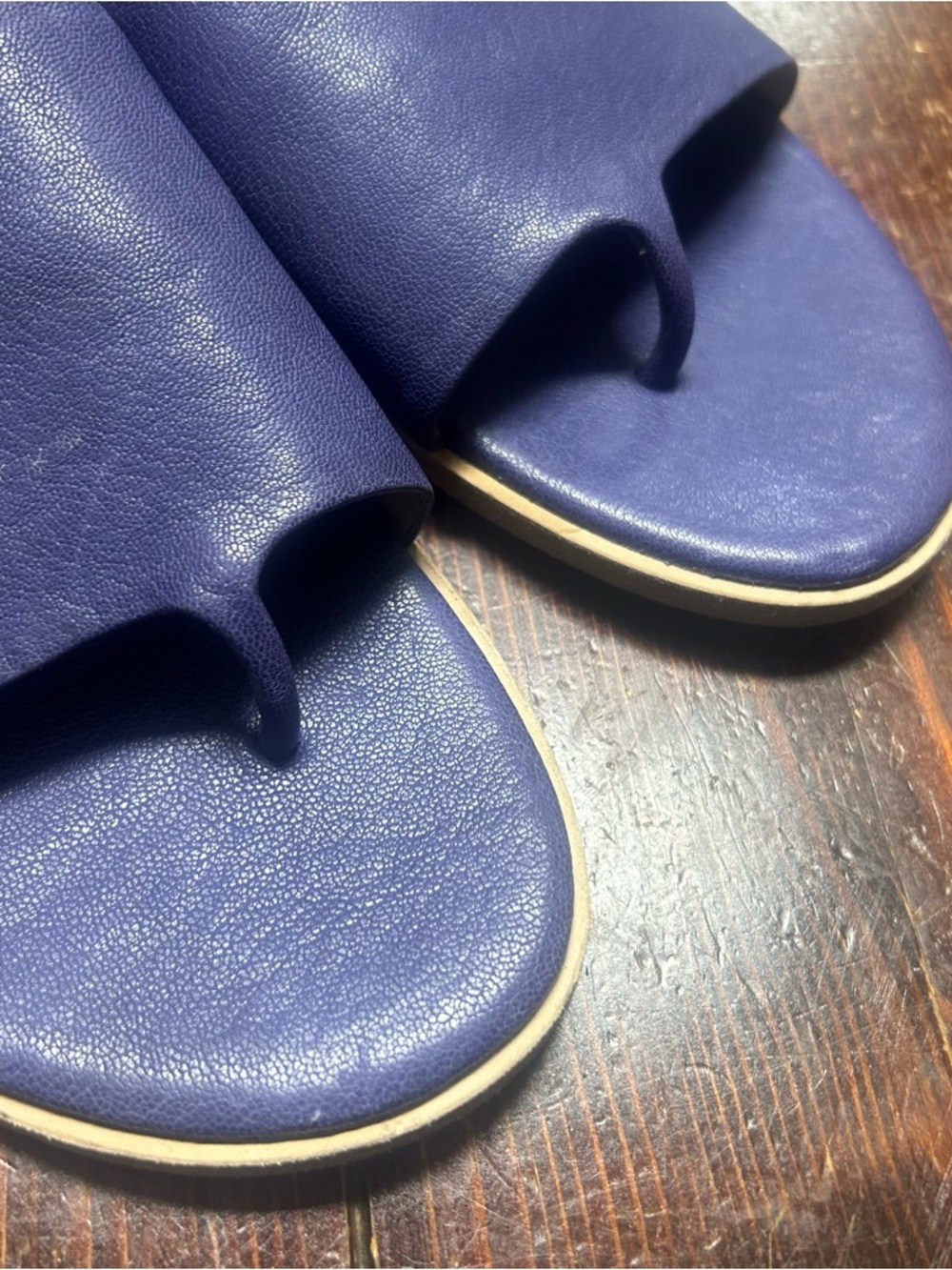 Eileen Fisher Navy Leather Toe-Loop Slide Sandals - Picture 2 of 5